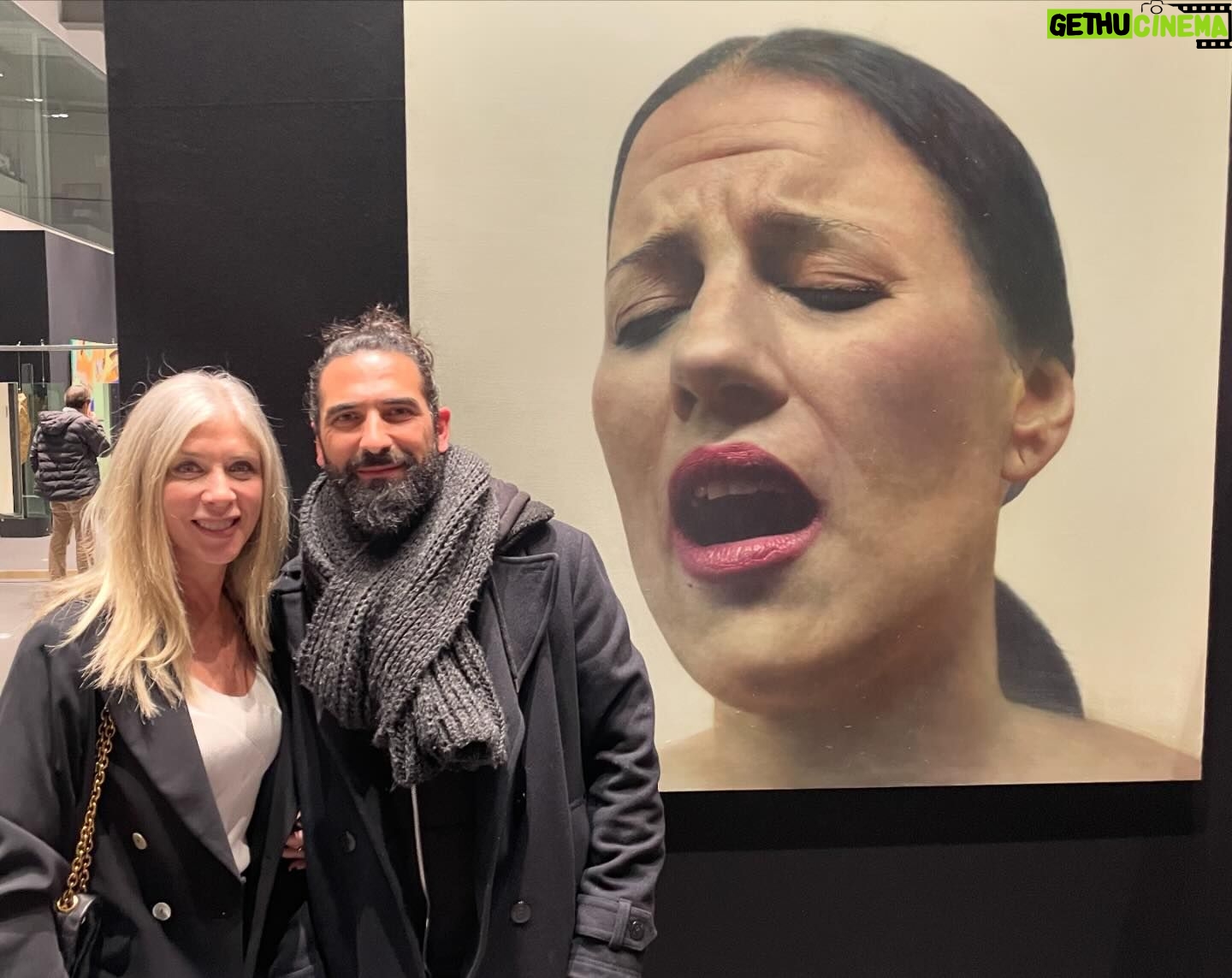 Eva Isanta Instagram - Ayer disfruté tanto… #nogeneration Una exposición de artistas contemporáneos que me metieron de la mano en su habitación propia. ¡Gracias por vuestra amabilidad! Artistas hermanados, cómo no, por mi querido y admirado @garcinuno_ que llena de energía lo que toca. Y promovida por otro ser maravilla @ivanburgos para @porsche_iberica . Si te gustan el Arte y el mundo del diseño y el motor, no te la pierdas. Pinturas de @garcinuno_ @juanmanuelfernandezpinedo @davidbomati @carlostardez @eloymorales73 @haro.58 @nacho_martinsilva @maillostudio #NoGeneration #exposición #artecontemporáneo #artistas #coches