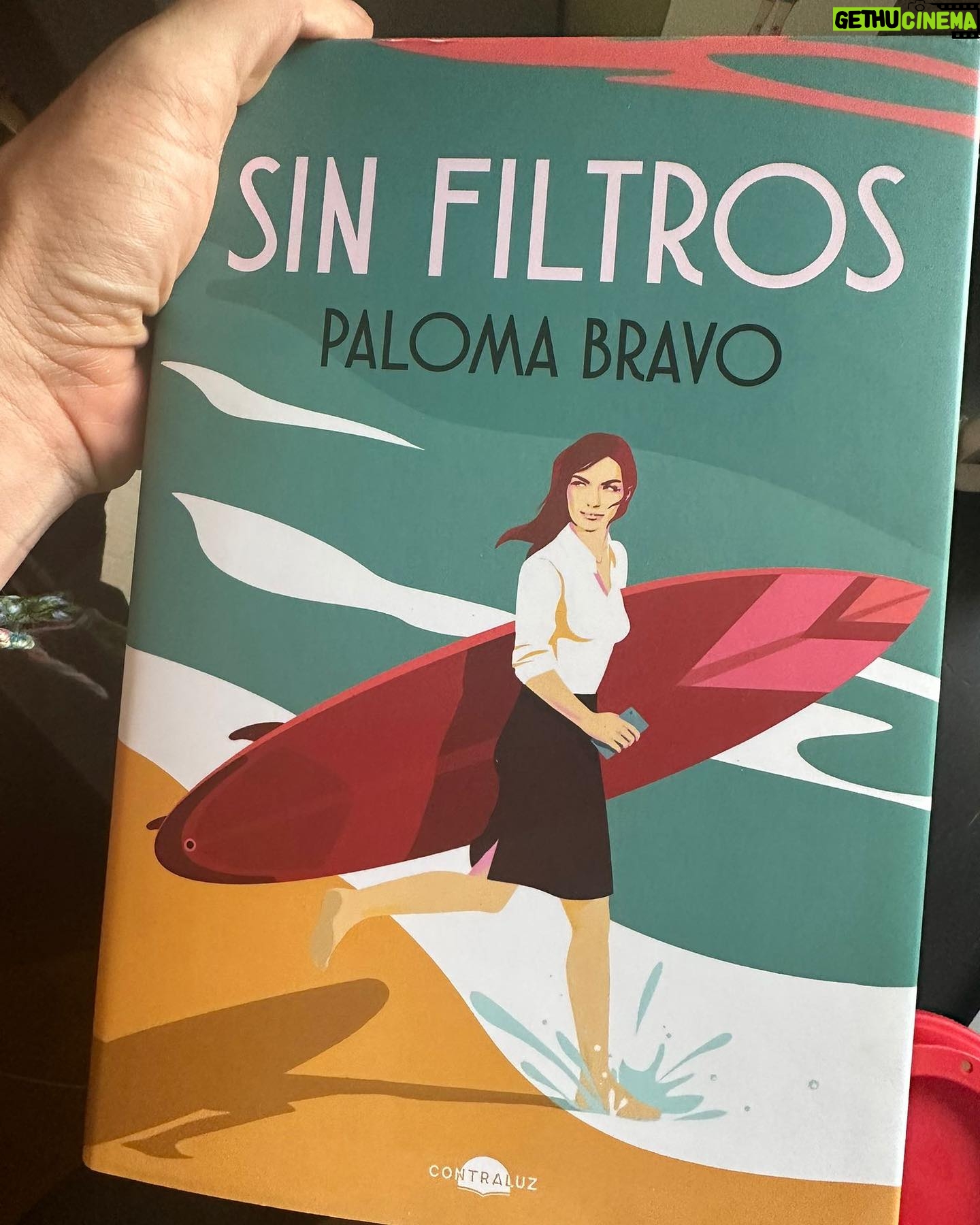 Eva Isanta Instagram - #SinFiltros de @palomabravo Ya en mis manos y colándose por mis venas directo a mi alma . Un honor presentarlo junto a #palomabravo y @martagarciaaller el próximo jueves 5 de octubre en el Círculo de Bellas Artes. ¿Te vienes? 19:30h @contraluz_editorial @agenciadospassos @cbamadrid #novela #presentacion #circulodebellasartes #madrid