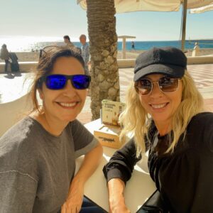 Eva Isanta Instagram - No importa el tiempo que pase, no lo que disten los encuentros …
Te quiero @crsplazas 
Gracias @festivalmeria por juntarnos.
Las risas siempre cerca del amor, Amiga.
❤️❤️❤️❤️❤️❤️❤️❤️