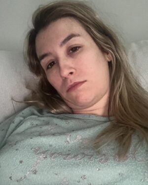 Eva Soriano Instagram - TIOVIVO EMOCIONAL 🎠🎠 
ahora que ya sabéis la noticia adjunto las fotos que les enviaba a  mis xoxes cuándo me preguntaban “qué tal estás”, grasias por los mensajitos sois peña trolleadora pero muy maja. ♥️♥️♥️✨✨