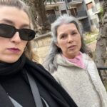 Eva Soriano Instagram – GRAND THEFT ASUN 💋🎉 Desde que tengo uso de razón, o sea nunca, una de mis cosas favoritas, a nivel entretenimiento casero, es jugar con la Asun a proponerle dilemas vitales absurdos. Os dejo los de esta semana. Asun icónica ♥️