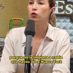 Eva Soriano Instagram - Ay, pobre🥺 que no puedes dormir por el jet lag…🤫👊 ********* #cuerposespeciales @evasoriano_ le grita a una nube #jetlag #nuevayork #comedia
