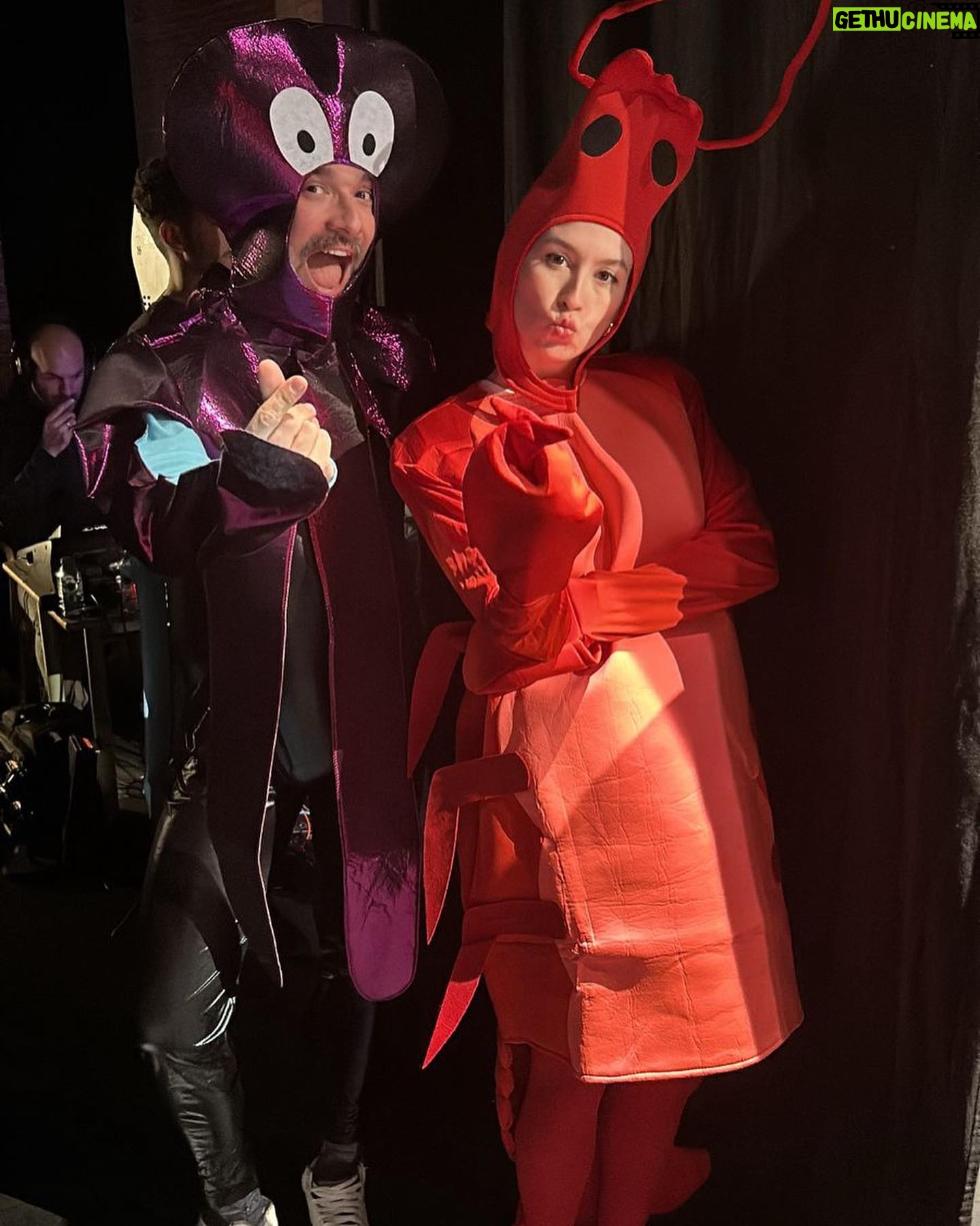 Eva Soriano Instagram - MI VIDA ES UNA SIMULACIÓN @cuerposespeciales #carnaval