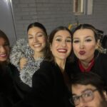 Eva Soriano Instagram - LOS FEROZ🔥🔥 EL RESUMEN: 1. Foto protocolaria: tremendo look de @oficial_pero , joyitas @marinagarciajoyas y @valytyplace 2. Posado pasado: tremendo contoneo para encontrar la foto adecuada mientras @javviercalvo me grita reina, o sea lo amo ♥️. 3. El monólogo del miedo: ahí lo que dio más miedo era lo mal que me entraban los chistes, efectivamente luego me fui a beber. 4. Encuentros de Parking: al marcharnos nos encontramos con @braysefe esperando para fiestear y a @ursulolita que es una tía chulísima y muy maja. Todo narrado por mi inseparable @_lapalmer_