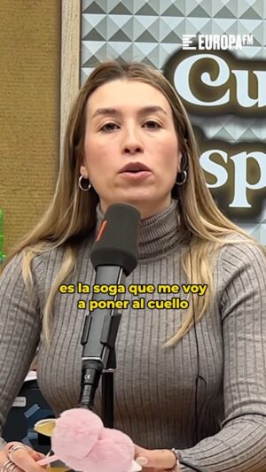 Eva Soriano Instagram - Jefes, solucionad vuestros problemas en casa y dejaos de team buildings🔪💼

**********
#cuerposespeciales Eva le grita a una nube