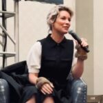 Evangeline Lilly Instagram – Thank you #rhodeislandcomiccon for a wonderful weekend. 🥰 The panel was a lovely wander through nearly twenty years of memories.

Thank you @rodrigo_bastos_didier for being the best signing buddy a gal could ask for and for creating the most spectacular illustrations to bring my stories to life.

Thank you @cyberaug for being my resident photographer 📸 and for always dragging @beanafred to see me 😉😉

Thank you to my beautiful fans @sammi_815 @char11ev @alexa.mathisen and Mama Andrea for spending my lunch break with me and for being willing to tell me a little about yourselves. That was really special for me. 

Thank you to all the fellow “talent” who kept me company in the green room and a special shout out to @sethgreen for always screaming “anarchy” every time someone knocked over the flimsy line barriers. 🤘🏻👩🏼‍🎤

Oh! And thank you to @lordvban for adding the fun #Avengers theme music to your post. I’m sure your face would have added to the image, not detracted 😉😉

#ricc #lost #hobbit #antmanandthewasp #marvel #realsteel #wasp #tauriel #kateausten #baileytallet #hopevandyne @whoisginaanyway @zay009 @cap_pham_america