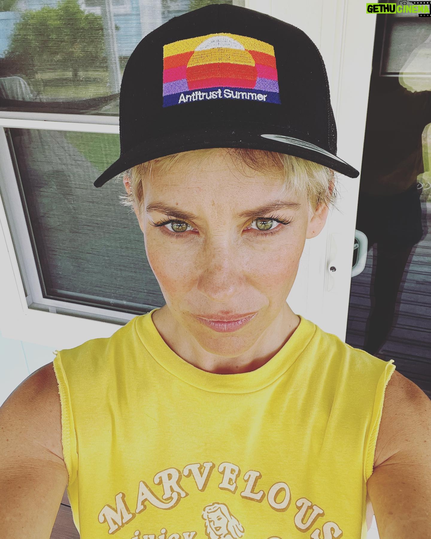 Evangeline Lilly Instagram - July is #antitrust month! It’s time to stop #bigtech from monopolizing and bullying! To support the cause and/or add your name, go to the link in my bio or visit @fightfortheftr on Twitter. #FightForTheFuture #antitrustsummer