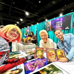 Evangeline Lilly Instagram - Thank you @galaxyconrichmond for a beautiful weekend with the fans!  @rodrigo_bastos_didier and I got SO much joy from sharing our book series (@thesquickerwonkers) with you and are so excited for how many new #SquickerFans were born! 

For those of you who got the first three books this weekend and want to know when the next book is released, sign up to our #SquickerClub on our website (link in bio). I will personally send you emails alerting you when new books, book signings and SquickerAppearances are on the horizon, not to mention sending you special promotions and sales on new books and merchandise. 

Thank you, again, Richmond!  Thank you to all the fans who were so kind and passionate.  You made our weekend very special. 

All my SquickerLove 💜