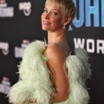 Evangeline Lilly Instagram - About last night...✨ #antmanandthewaspquantumania #premier My team...love and kisses. @kevinmichaelericson (stylist) @lisastoreymakeup @bridgetbragerhair (hair styling) Cut and colour by Jaime Powell @giambattistavalliparis #dreamy