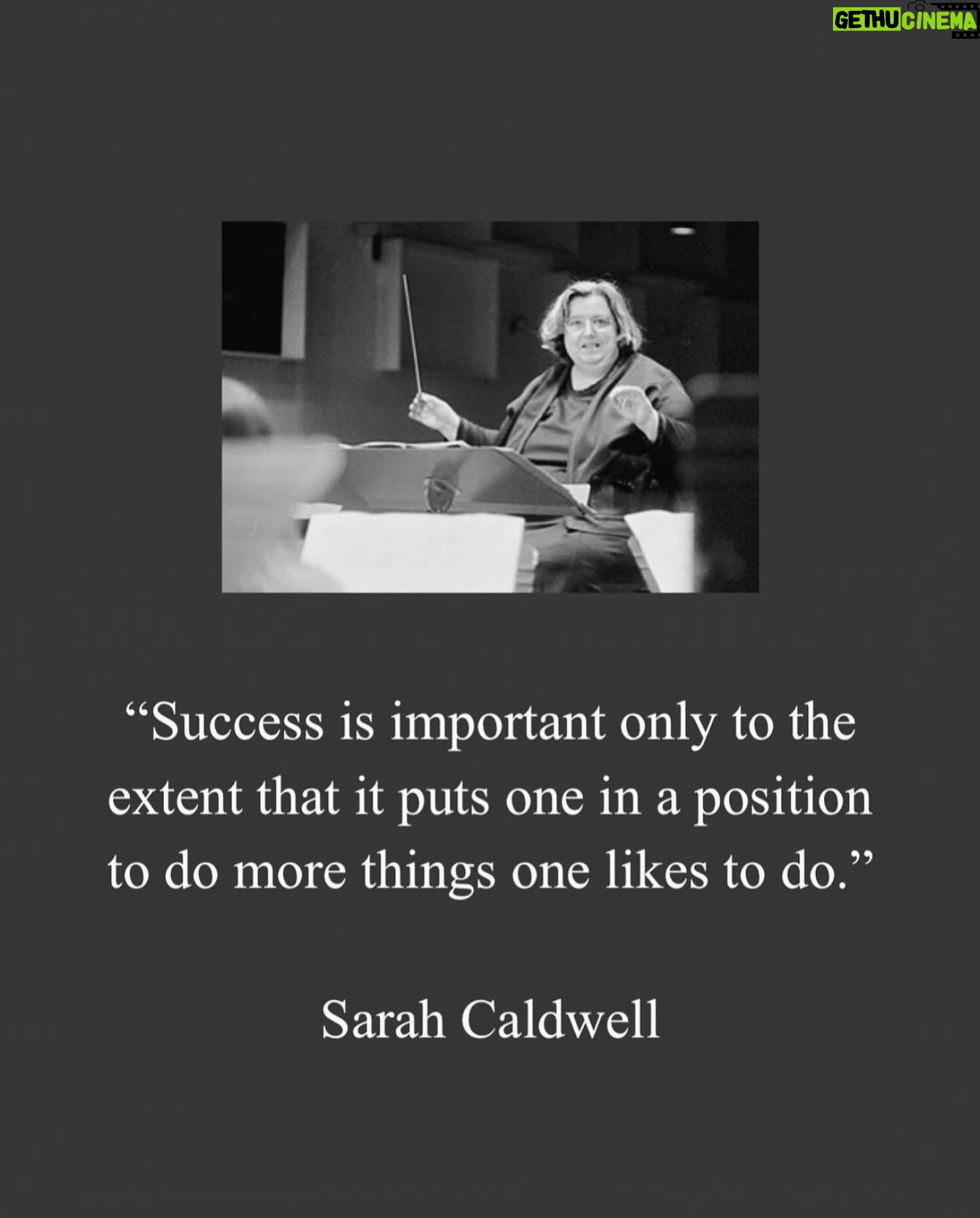 Evangeline Lilly Instagram - I don't think this is the ONLY reason success is important, but it is certainly what has always driven me to be successful and push through when I want to give up. Credit: @deepthinkingdaily #success #freedom #healthylifestyle #passion #joy