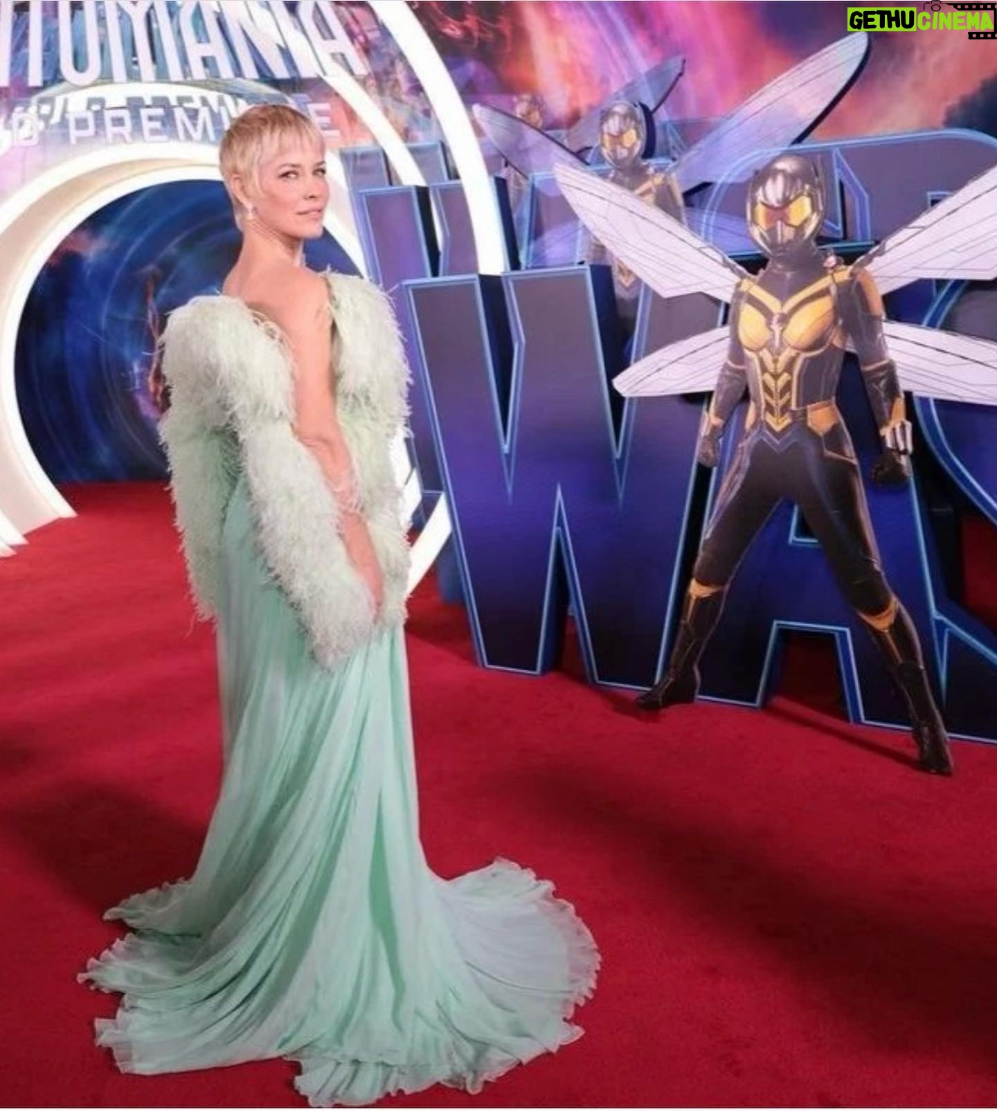 Evangeline Lilly - 54.2K Likes - About last night...✨
#antmanandthewaspquantumania #premier
My team...love and kisses.
@kevinmichaelericson (stylist)
@lisastoreymakeup
@bridgetbragerhair (hair styling)
Cut and colour by Jaime Powell
@giambattistavalliparis
#dreamy