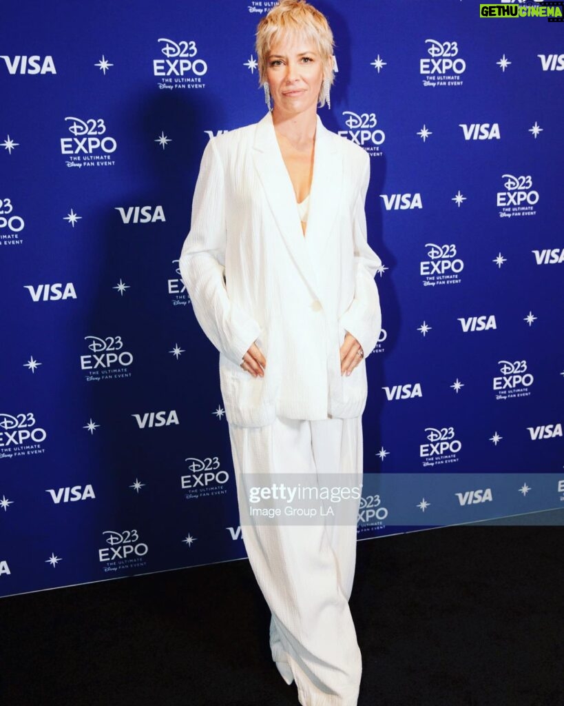 Evangeline Lilly Instagram - Thank you so much @kevinmichaelericson for helping me feel cool, relaxed and chic at yesterday’s event @disneyd23 I look forward to more things to come! 💫 @victoriabeckham #victoriabeckham @bridgetbragerhair #patidubroff