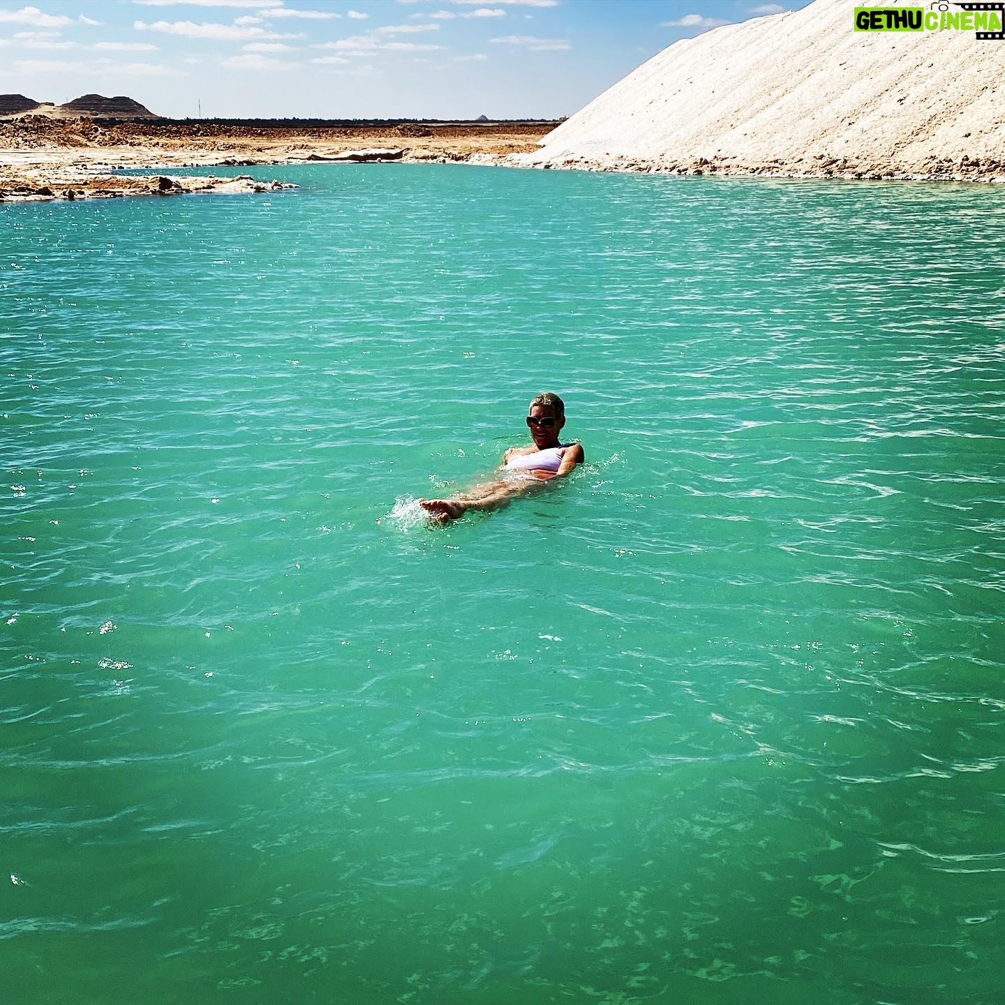 Evangeline Lilly - 37.3K Likes - Look mom! No hands!
#floating #saltwater
📸 @maryam_essa