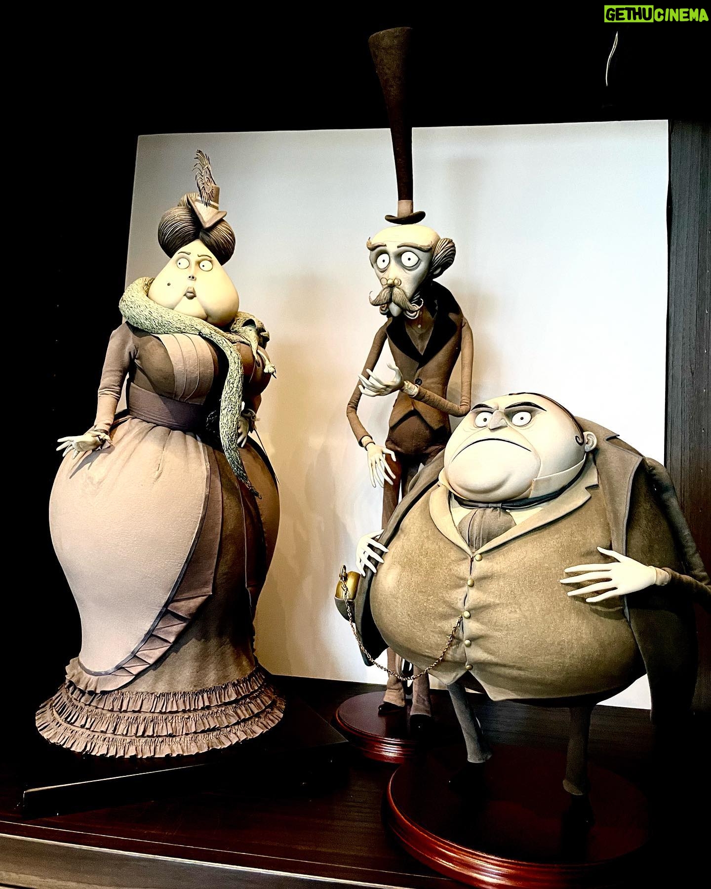Evangeline Lilly Instagram - Visited our friends @mackandsaund at their offices in Manchester. We’ve been talking @thesquickerwonkers for years, but this was our first time to visit. What a total delight it was to see all the breathtaking, modern “puppets” they have created over their many years making extraordinary films for some of our favourite film-makers. Finally meeting Peter for the first time was wonderful! And getting into the workrooms and meeting the craftsmen and women was a highlight…we picked their brains for so long we missed our train to London for our Forbidden Planet signing! 🤪. #wellworthit #thesquickerwonkers #stopanimation #film #series #animation #puppets #marionettes #darkanddelicious #corpsebride #frankenweenie #marsattacks #fantasticmrfox