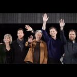 Evangeline Lilly Instagram – Merry Christmas, Tokyo! 🎄🎁 My family and I had the most Marvel-ous time visiting your wonderful country. @tokyocomicc you were such gracious hosts. Dōmo arigatōgozaimasu. Nihon daisuki daio. どうもありがとうございます。 日本が大好きです

(And a special thank you to @evangelinen.lilly for compiling a lot of these images and videos for me 💚❤️)

#ewanmcgregor #benedictcumberbatch #christopherloyd #loki #drstrange #mantis #docbrown #tokyo #japan #obiwankenobi