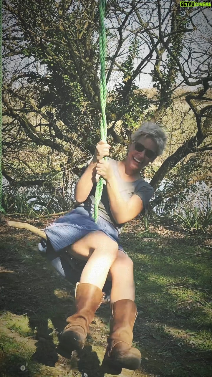 Evangeline Lilly Instagram - #happynewyear2023 A few days before Christmas, my cousin was catching up with me. She asked me how I was doing and I told her, “I might never have been better.” It was a very good feeling. This week I’m knocked out with a killer sinus infection, in tremendous pain, stuck in bed. “Thank you for joy, thank you for pain.”