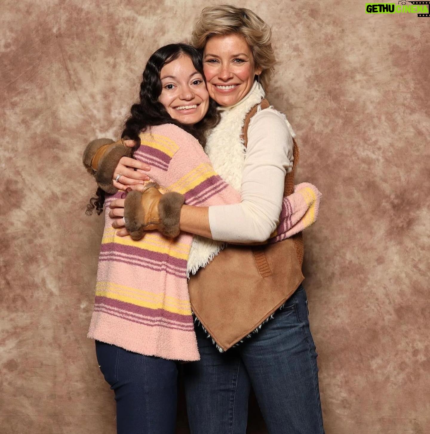 Evangeline Lilly Instagram - Thank you #rhodeislandcomiccon for a wonderful weekend. 🥰 The panel was a lovely wander through nearly twenty years of memories. Thank you @rodrigo_bastos_didier for being the best signing buddy a gal could ask for and for creating the most spectacular illustrations to bring my stories to life. Thank you @cyberaug for being my resident photographer 📸 and for always dragging @beanafred to see me 😉😉 Thank you to my beautiful fans @sammi_815 @char11ev @alexa.mathisen and Mama Andrea for spending my lunch break with me and for being willing to tell me a little about yourselves. That was really special for me. Thank you to all the fellow "talent" who kept me company in the green room and a special shout out to @sethgreen for always screaming "anarchy" every time someone knocked over the flimsy line barriers. 🤘🏻👩🏼🎤 Oh! And thank you to @lordvban for adding the fun #Avengers theme music to your post. I'm sure your face would have added to the image, not detracted 😉😉 #ricc #lost #hobbit #antmanandthewasp #marvel #realsteel #wasp #tauriel #kateausten #baileytallet #hopevandyne @whoisginaanyway @zay009 @cap_pham_america