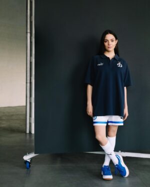 Evgenia Medvedeva Instagram - Будь стильным в движении с Женей Медведевой ⚪️🔵

Вместе с чемпионкой мира и болельщицей «Динамо» мы решили разыграть вещи из новой коллекции Puma. Ты в деле? 😏

Каждый может выиграть ⤵️
🔹 1 место: вещь из нового поступления от бренда Puma
🔹 со 2 по 6 места: бокс от Евгении Медведевой с её автографом
🔹 с 7 по 10 места: мягкую игрушку от «Динамо»

Переходи по ссылке в stories и участвуй 🙌

P.S. Если удача не на твоей стороне, не отчаивайся! Заходи в наши магазины и закупайся 😉

🏟️ Фаншоп, ТЦ «Арена Плаза»
🏬 «ДинамоСТОр», ГУМ