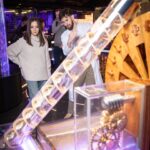 Evgenia Medvedeva Instagram - Мы живем в удивительном мире, но не часто задумываемся о том, как он устроен. Например, не все знают, что атомная энергия на самом деле - один из самых экологичных видов энергии. Ядерные технологии применяются в медицине, сельском хозяйстве, даже при освоении космоса! Но каким образом? И как вообще получают энергию из атома? Как порой хочется разбираться в этих сложных вопросах! За ответами я решила отправиться в павильон “АТОМ” на ВДНХ. Это семиэтажный выставочный центр, на изучение экспозиции которого у вас уйдет целый день! Здесь можно узнать много нового про настоящее и будущее атомной промышленности, “прокатиться” на ледоколе, послушать “атомную симфонию”, а также поучаствовать в мастер-классах в настоящей лаборатории и побывать на лекциях ученых. Кроме того, в павильоне есть детская игровая и спортивная зоны, библиотека и ресторан, так что каждый найдет здесь что-то для себя. Приглашаю вас в “АТОМ” на ВДНХ, здесь можно прекрасно провести время всей семьей или с друзьями - с пользой для ума! #Павильон_АТОМ #АТОМ_ВДНХ #выставкаРоссия #выставкафорумРоссия