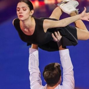 Evgenia Medvedeva Instagram - А ты девочка или женщина?????