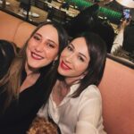 Evrim Doğan Instagram - Arşivi eziyorum arkadaşlar , benim caaanım kadınlar … iyi ki hayatımdasınız … 🩶 ı lov u 💫 daha nice nice bayram gibi geçecek günlerimize 🥂