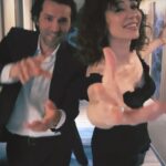 Evrim Doğan Instagram - Bize koridorlarını açan @swissotelthebosphorus a , sabırla dansımıza katlanan görüntü yönetmenimiz @tanyagamzee ye ve ilham olan @jasminandjames a teşekkür ederiz 😅🙏