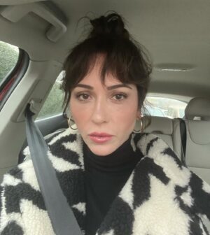 Evrim Doğan Instagram - Kışı bitirelim , kendimizi sevelim, arşive girelim , “arşivde kalmasın” diyelim … favori fotonuzu yazın da göreyim 😜