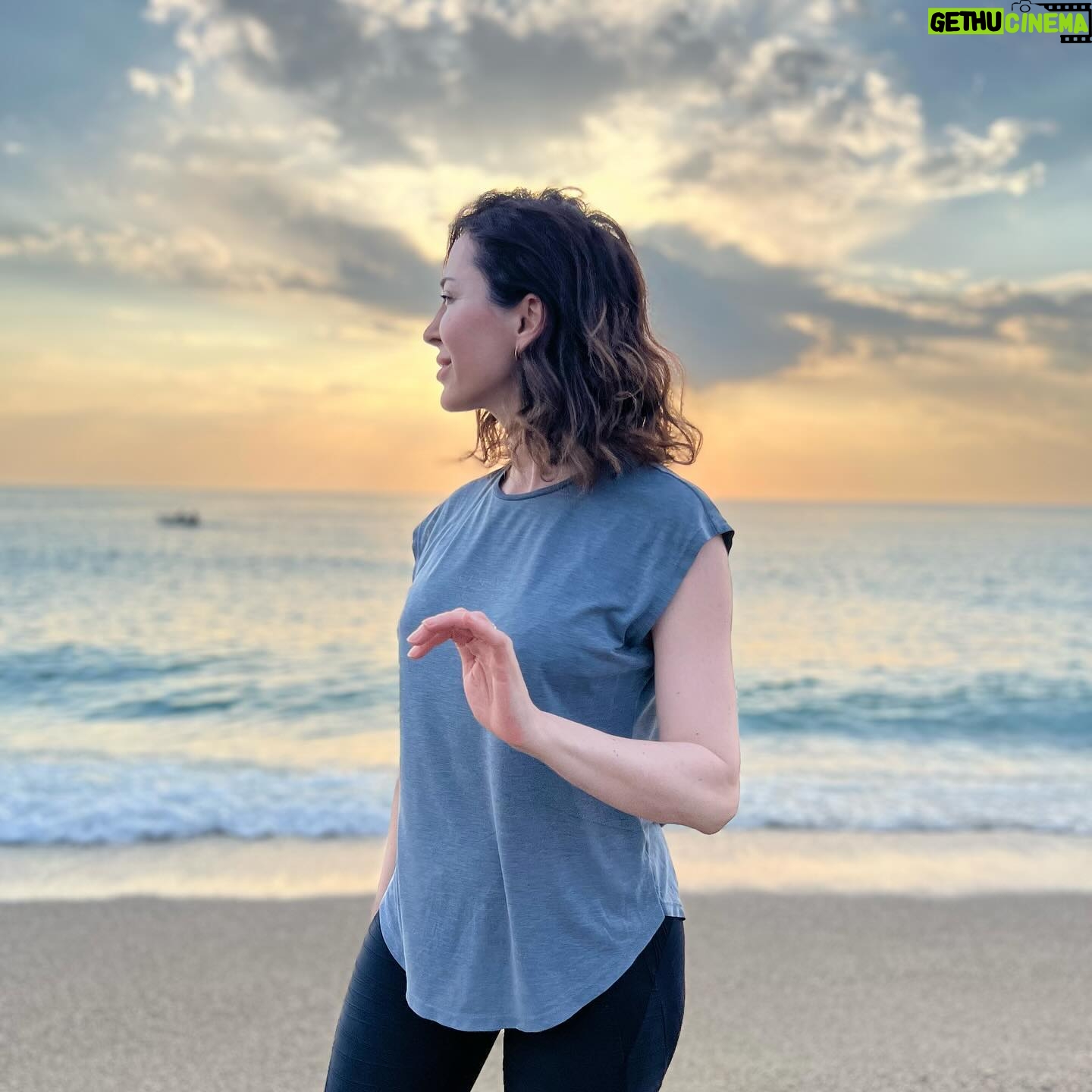 Evrim Doğan Instagram - Her batışın büyük bir gösteri ama o gün biraz daha özeldi sanki 🙏☀️