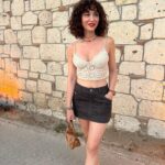 Evrim Doğan Instagram – Ruhun ağırlığını hafifleten gülüştür gülüş . Gül sen ! Gül ben 😁 haksız mıyım ? Yorumlarda gülüşelim 😁
