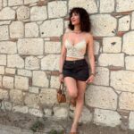 Evrim Doğan Instagram – Ruhun ağırlığını hafifleten gülüştür gülüş . Gül sen ! Gül ben 😁 haksız mıyım ? Yorumlarda gülüşelim 😁
