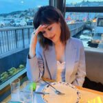 Evrim Doğan Instagram - Akşam üzerinden akşama doğru, tam yıldızlar çıkmak üzereyken, biz kaçtık… 📸 @yener__ozer