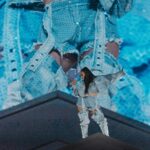 Ewa Farna Instagram - 🇨🇿 asi jsem Vam to jeste nerikala, a ptali jste se me i na kostymy v O2… Koncept byl takovy, ze jsme chteli se spojit s nasimi, ceskymi a slovenskymi navrhari, podporit tim ideu, ze top veci ( i tzv. stagewear nebo nevsedni outfity) se daji vytvaret lokalne❤️ Rada propojuju lidi z ruznych branzi, odvetvi kreativniho sveta… 👌5 kostymu. 5 navrharu.👌 Vsem jeste jednou dekuju za vstricnost na me podiove vymozenosti (co se tyka treba rychlosti prevleku, odmitani podpatku pro maximalni pohyb a energii a taky rychlost na 15m mole🥳; moznost zpivat a dychat😎, hybat jakkoli bez obav, ze neco nekde vyleze😂; umisteni odposlechovych systemu apod.) @michaelkovacik @krnaclukaswork @valerie_jurcikova @lukasspilka @anamecz styling @evzeniehabron 🙏🏼🙏🏼🙏🏼 udelali jste skvelou praci jste mladi, krasni a talentovani. Ne asi!