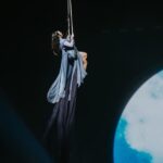 Ewa Farna Instagram - 🇨🇿 asi jsem Vam to jeste nerikala, a ptali jste se me i na kostymy v O2… Koncept byl takovy, ze jsme chteli se spojit s nasimi, ceskymi a slovenskymi navrhari, podporit tim ideu, ze top veci ( i tzv. stagewear nebo nevsedni outfity) se daji vytvaret lokalne❤️ Rada propojuju lidi z ruznych branzi, odvetvi kreativniho sveta… 👌5 kostymu. 5 navrharu.👌 Vsem jeste jednou dekuju za vstricnost na me podiove vymozenosti (co se tyka treba rychlosti prevleku, odmitani podpatku pro maximalni pohyb a energii a taky rychlost na 15m mole🥳; moznost zpivat a dychat😎, hybat jakkoli bez obav, ze neco nekde vyleze😂; umisteni odposlechovych systemu apod.) @michaelkovacik @krnaclukaswork @valerie_jurcikova @lukasspilka @anamecz styling @evzeniehabron 🙏🏼🙏🏼🙏🏼 udelali jste skvelou praci jste mladi, krasni a talentovani. Ne asi!