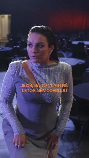 Ewa Farna Instagram - 🇨🇿 Už za pár hodin startují @ceny_andel a já se těším! I když jak je videt co si nezapíšu, to zapomenu žejo… no neva, já si tu do večera počkám😇
Jsem zvědavá jak tahle oslava hudby letos dopadne✌️
Sledujte na ČT nebo na Youtube Ceny Andel.

#cenyandelcocacola @cocacolaczsk #spoluprace