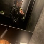 Ewa Farna Instagram - mirror E.F.act #slovnihricka #podmi #kdojichytil #graslow #kdotozalapal 😳😇🙃😅