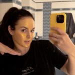 Ewa Farna Instagram - 🇨🇿 Mno, dobry. Muj humor boli. Pardon. Jdu radsi spat. #ewafarna #zlataslavice #facemask