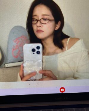 Exy Instagram - 비 멈춰!