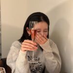 Exy Instagram - 올 한 해의 좋은 기억들 품에 꼭 안고 가야지! 2023 미련 없이 안녕! 새해 복 많이 받으세요🙏🏻