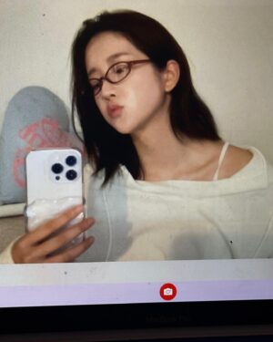 Exy Instagram - 비 멈춰!
