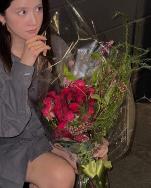 Exy Instagram - 확실하게 행복한 생일이었어요🎂🌹