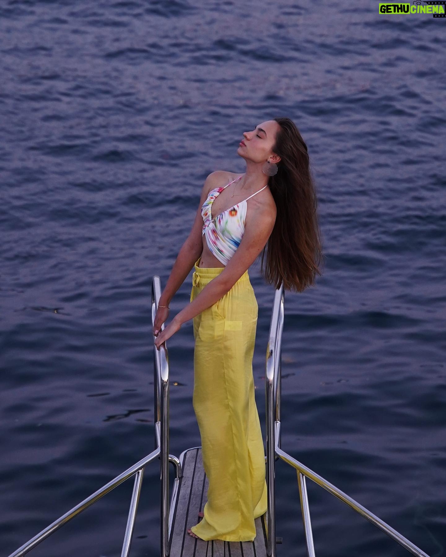 Eylül Tumbar - 141.9K Likes - Yakında!🛥️⚓️🏝️⛱️
#ASummerScenario