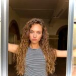 Eylül Tumbar Instagram - Hello from the other side. 👋🏻🪟