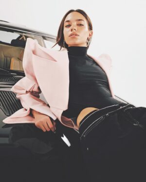 Eylül Tumbar Instagram - Yazı: @aykun_
Fotoğraflar: @canbuyukkalkan
Moda Editörü: yagmurkural_
Saç: @kenannsen
Makyaj: @cireneroz
Prodüksiyon: @ceydahurcan
Moda Editörü Asistanı: @itstugay
Makyaj Asistanı: @isilkokluu
Saç Asistanı: @mustafauzunl
Fotoğraf Asistanları: @ardanilkara, @metebektas_, Ata Çimen
Ajans: @forusiletisim
PR: @basakgunesberk