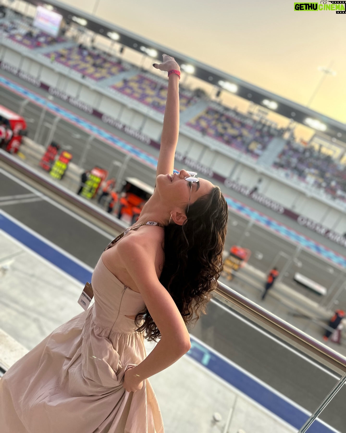 Ezgi Şenler Instagram - Hayat da bazen alakasız değil mi ? 🤪🏍️🫶🏻