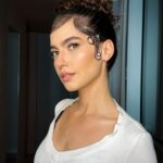 Ezgi Şenler Instagram - Kırmızı halı şıklığım onlara emanetti ✨💫🤍 Elbise: @cihan.nacar Saç/ Makyaj: @alpkavasoglu Styling : @ikincizilann