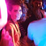 Ezgi Şenler Instagram - Merhaba Fatoş 🎨👩🏼‍🎤 ⭐️ Sen Yaşamaya Bak Yayında 🥳 @taffpics @netflixturkiye