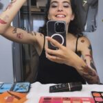 Ezgi Şenler Instagram - Netflix günü ! Sen Büyümeye Bak Bugün Yayında 🍾 iyi seyirler ! Dövmeler Fatoş’un Ezginin değil unutmayalım :) @netflixturkiye @taffpics 🎬