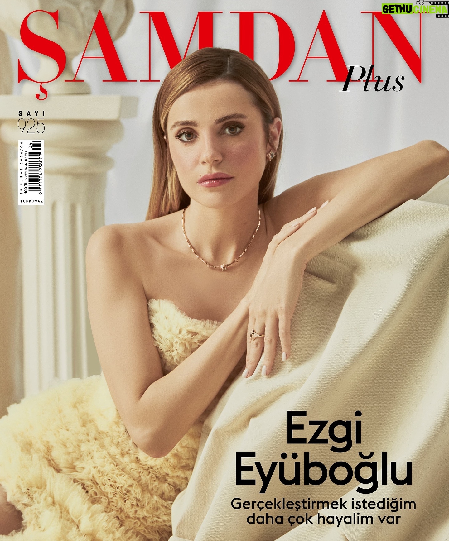 Ezgi Eyüboğlu Instagram - 💫 RÖPORTAJ @iremorhann FOTOĞRAF @beratcapin VİDEO @evrensda STYLING @eylmyldzz SAÇ @rojinbotaann MAKYAJ @melisilkkilic STYLİNG ASİSTANI @iremonwork