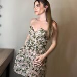 Ezgi Eyüboğlu Instagram - Arjen 26 Nisan'da @gain 'de 🎈 Styling: @eylmyldzz Elbisem: @nedrettaciroglu takılar: @terzihan Saç: @sezginkole Makyaj: @banu_aksungur