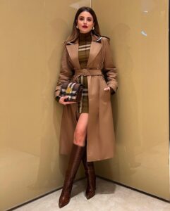Ezgi Eyüboğlu Instagram - @burberry x @vogueturkiye 🤎 @lappartistanbul #reklam